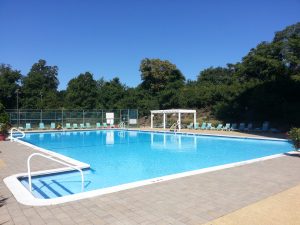 Among the amenities at Easpointe is this large pool located at the north end of the building