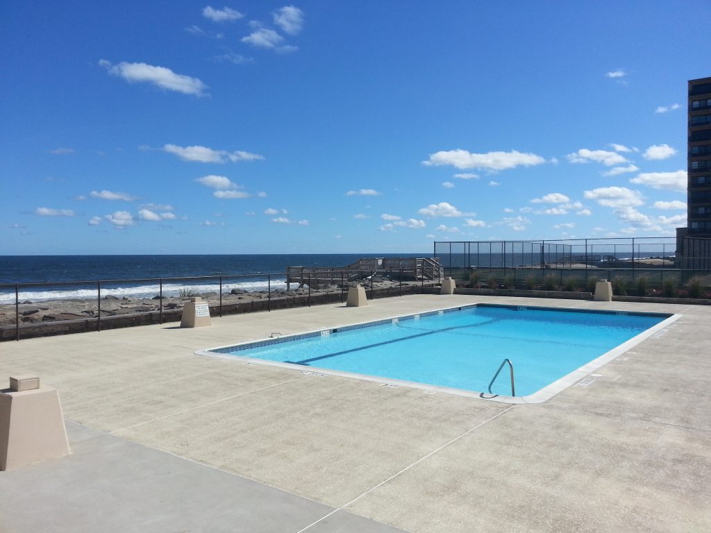 At the south end of The Admiralty is this community pool overlooking the beach and ocean.