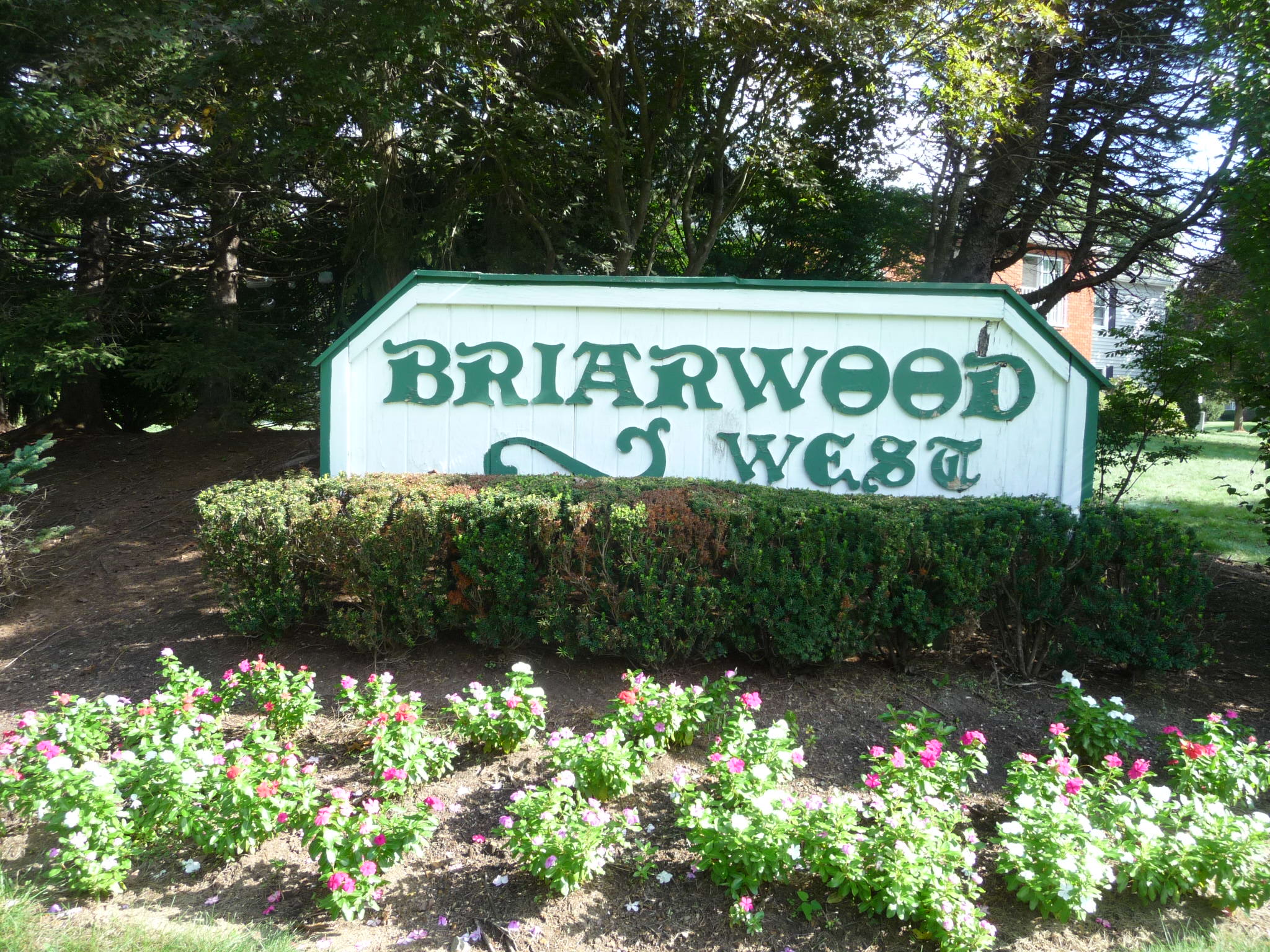 Entry sign at Briarwood West condos.
