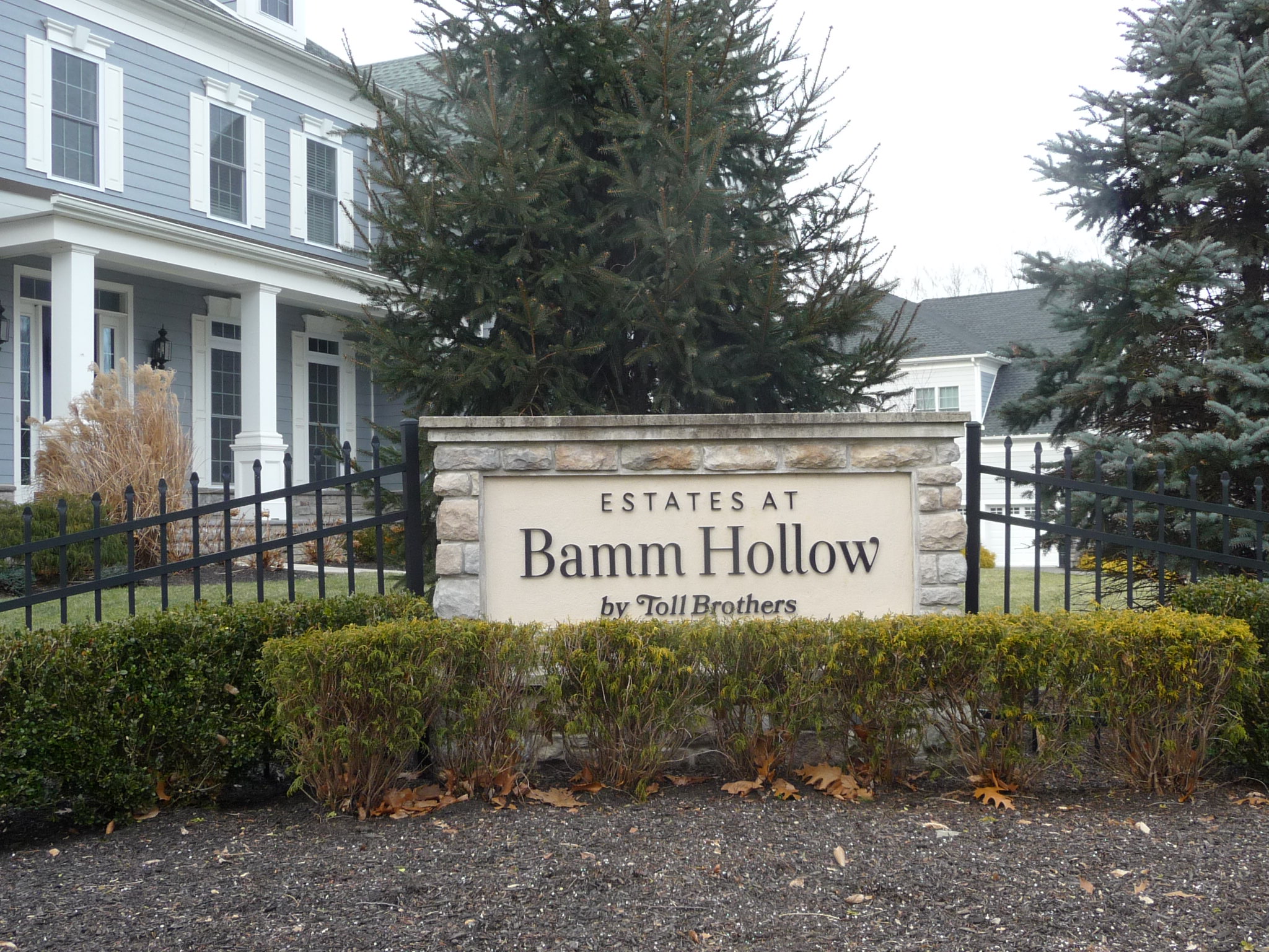Entry sign at the Estates at Bamm Hollow